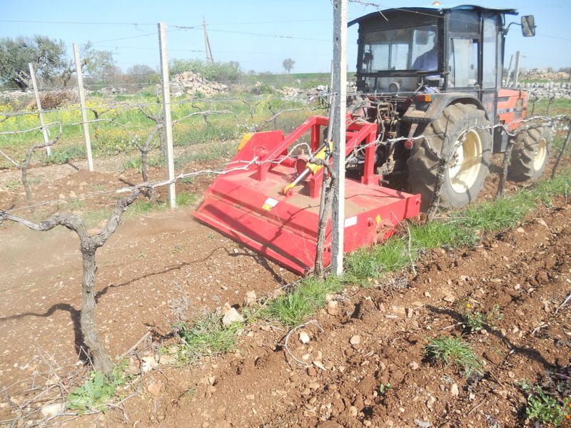 Máquinas para el saneamiento de los terrenos agrícolas Almería